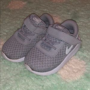 Toddler Nike’s size 5